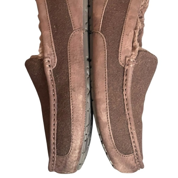 Mens UGG® Ascot Matte Leather
Slipper - Brown size 12 - Picture 4 of 15